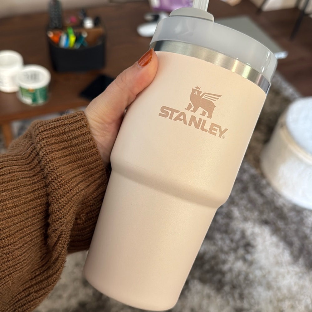 20 oz. Rose Quartz Stanley cup in good condition